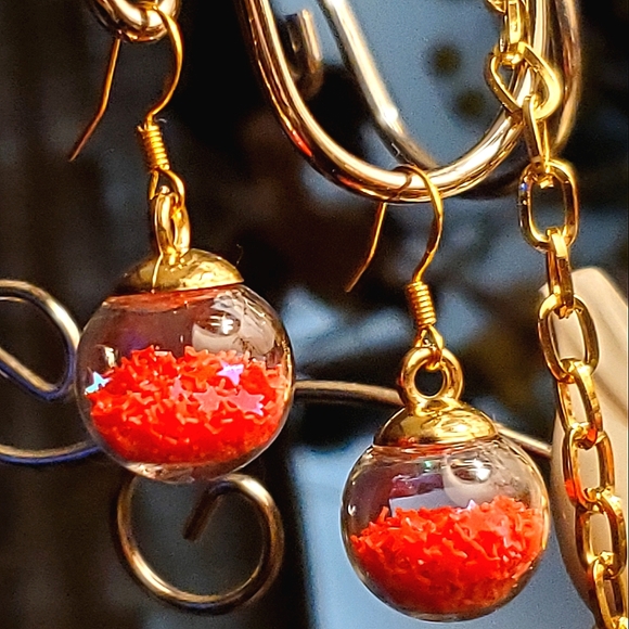 Glass ball pendant necklace & earrings set on gold chain with red sparkle stars. - Picture 3 of 8